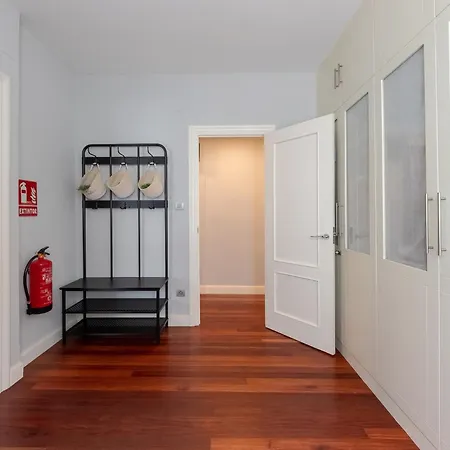 Tranvia 51 アパート